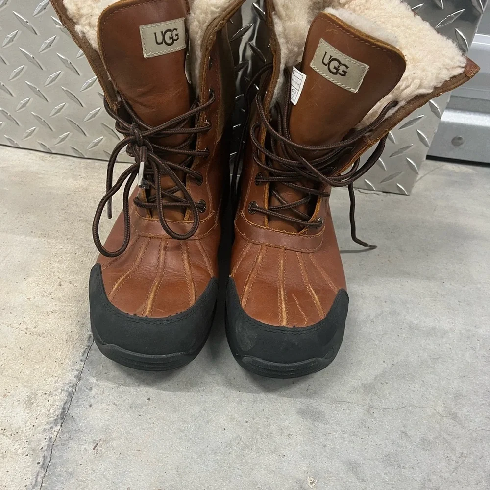 UGG Boots - Picture 2 of 8